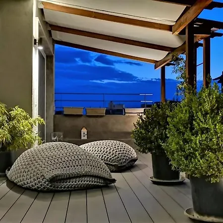 Апартаменты Stylish Loft Downtown Салоники